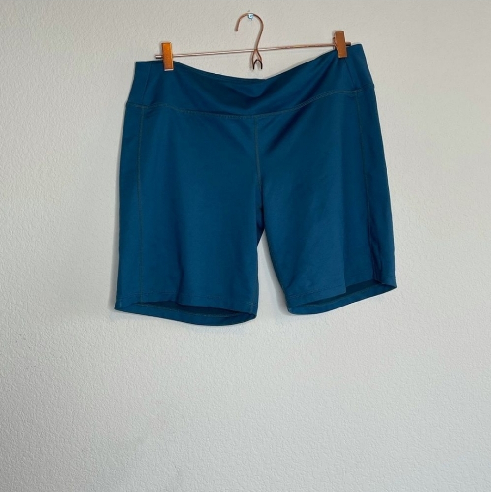 Athleta teal biker shorts